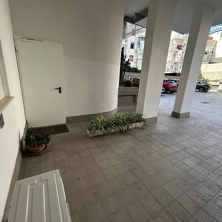 Central Modern Studio Bari Apartment Ngoại thất bức ảnh