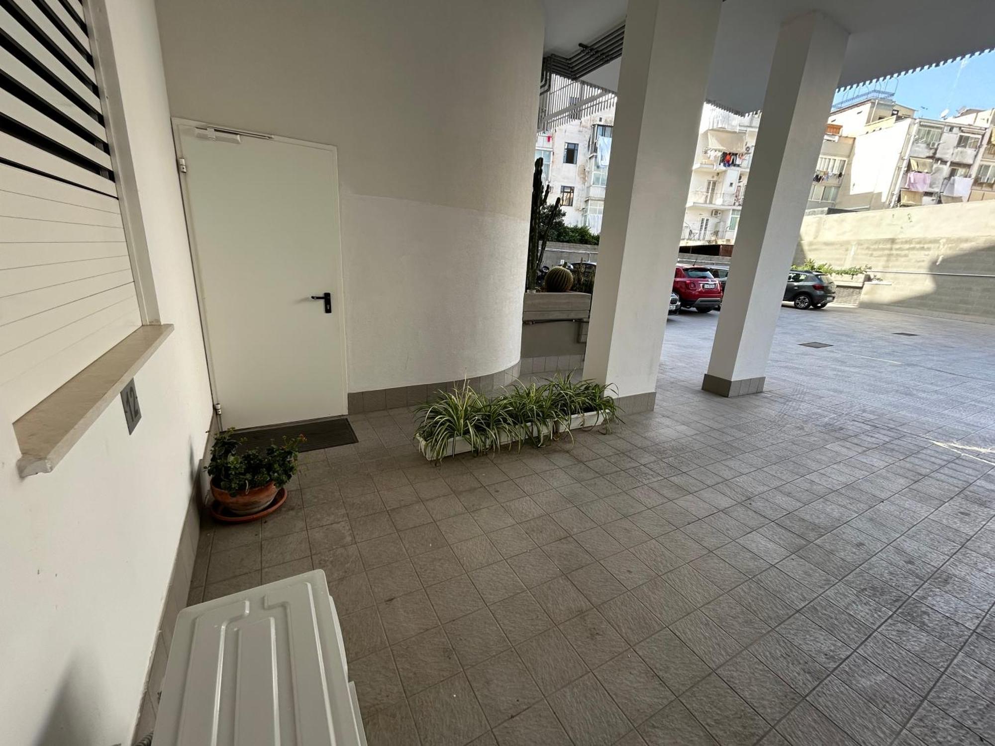 Central Modern Studio Bari Apartment Ngoại thất bức ảnh